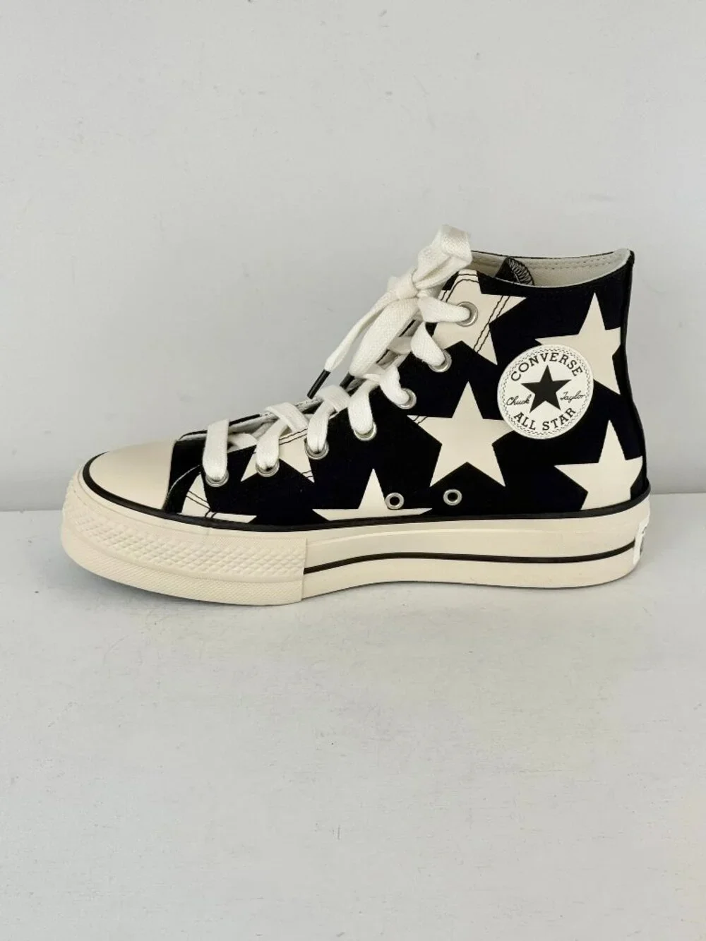 Women's 9 - Converse Chuck Taylor All Star Lift Large Stars - A09903C